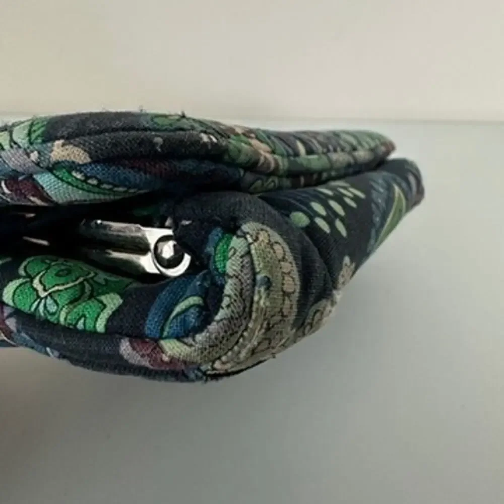 Vera Bradley Blue Rhapsody Taxi Wallet Compact Cotton Wallet For Crafts/Repairs - Picture 9 of 16